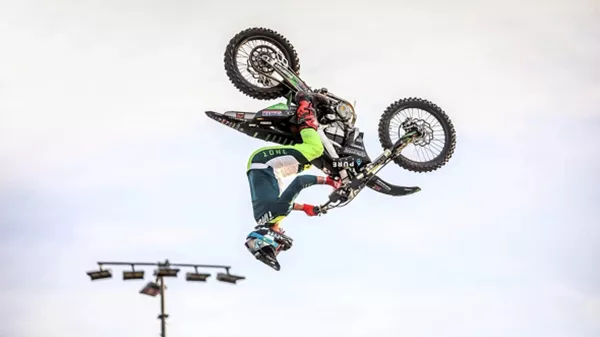 FMX Motorcross Stunt Shows